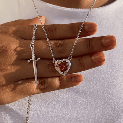 Conjunto Collares Corazón & Espada